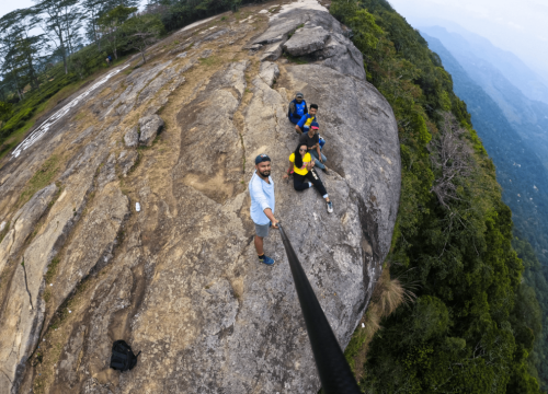 Discover the Breathtaking Views from Hulangala Mini World’s End Viewpoint in Sri Lanka